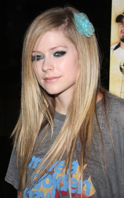 Avril Lavigne: 'The Dry Land' Lady
