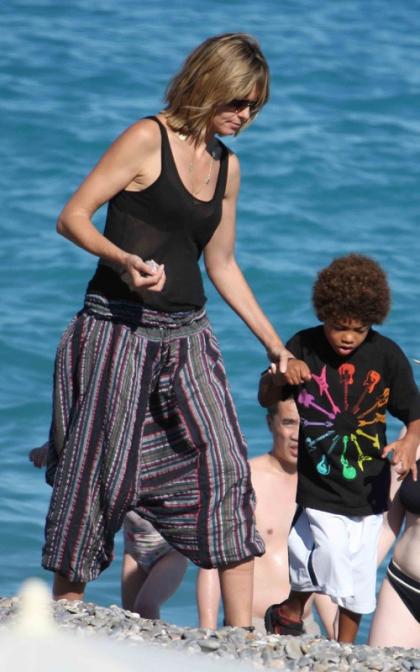 Heidi Klum and the Kids: Nice Beach Bunch