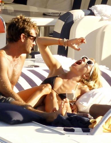 Awesome Sienna Miller Bikini Pictures