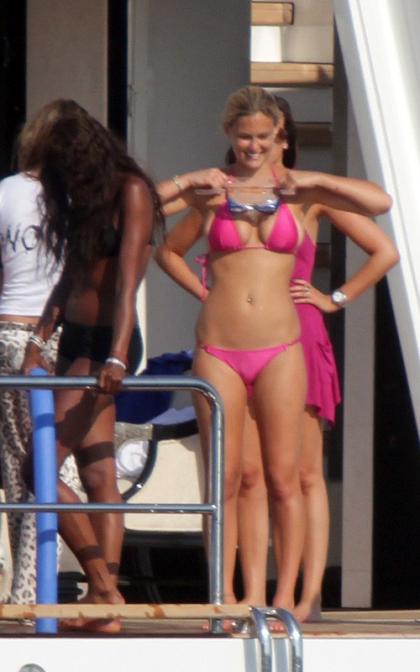 Bar Refaeli and Naomi Campbell: Boating Bikini Babes