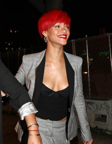 Rihanna And Her Cute Little Cleavage