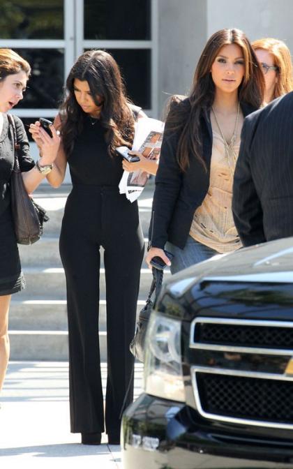 Kim and Kourtney Kardashian: Chelsea Lately Chicks