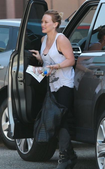 Ring-Flaunting Hilary Duff Hits the Salon