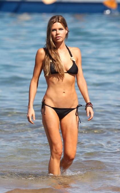 Sophie Monk: Hawaiian Bikini Hotness