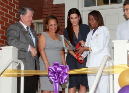 Sandra Bullock opens New Orleans school health clinic