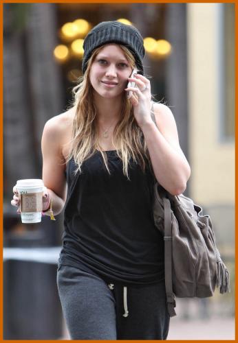 Hilary Duff is Starbucks Sweetie
