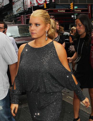 Jessica Simpson Keeps Growing And Growing