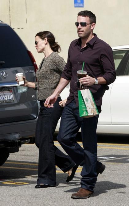 Jennifer Garner and Ben Affleck: Starbucks Run