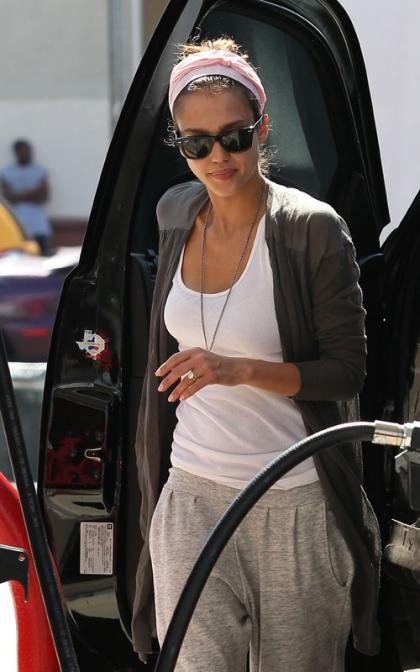 Jessica Alba: Pretty at the Pump