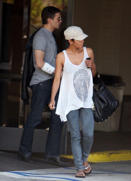 Olivier Martinez flew to LA to be with Halle Berry
