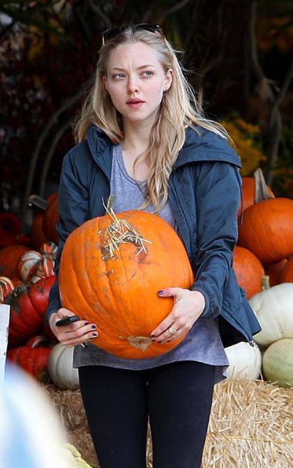 Amanda Seyfried: Pumpkin Picking Princess