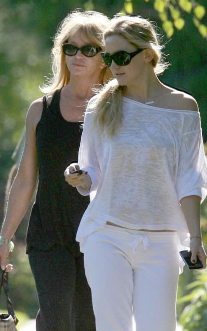 Kate Hudson's Day Out with Goldie and Kurt