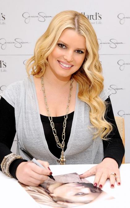 Jessica Simpson Shows Off Engagement Ring!