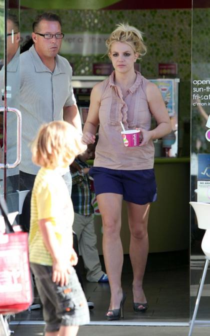 Britney Spears and Sean Preston: Menchies Mates