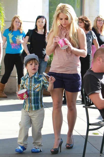 Britney Spears credits her sons for keeping her slim