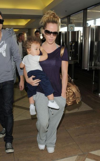 Kendra Wilkinson and Baby Hank: LAX Jet-Setters