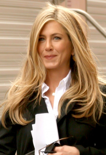 Jennifer Aniston goes blonder: totally hot or just whatever?