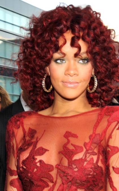 Rihanna Dazzles at the 2010 AMAs