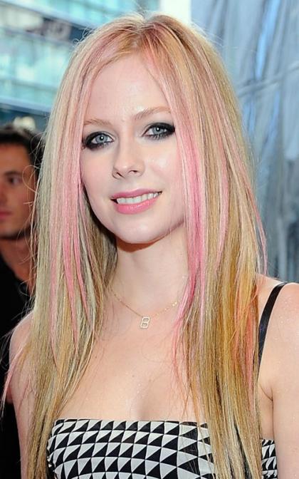 Avril Lavigne: 2010 American Music Awards