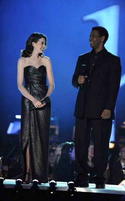 Anne Hathaway Hosts 2010 Nobel Peace Prize Concert
