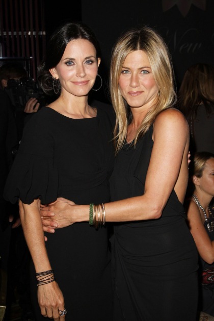 Jennifer Aniston & Courteney Cox spend Christmas Eve together, tell People mag