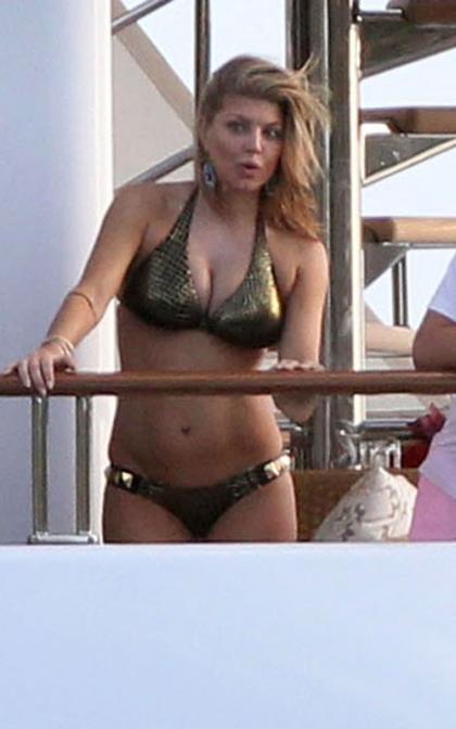 Fergie: Bikini Yachting Hottie