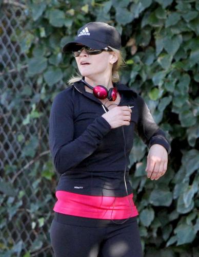 Reese Witherspoon Goes For A Boring Jog