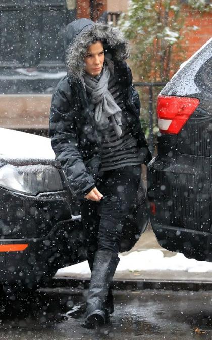 Sandra Bullock Braves the NYC Snow
