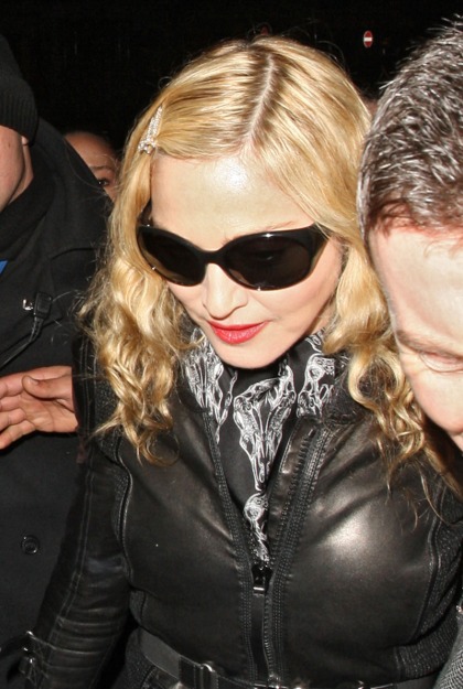 Did Madonna get the chicken cutlet cheek implants taken out?!?