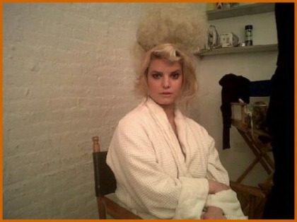 Jessica Simpson Debuts a Hair Raising New Look