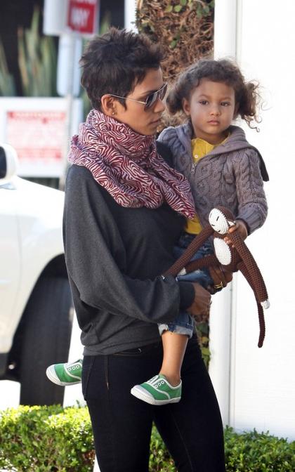 Halle Berry and Nahla: Bakery Beauties