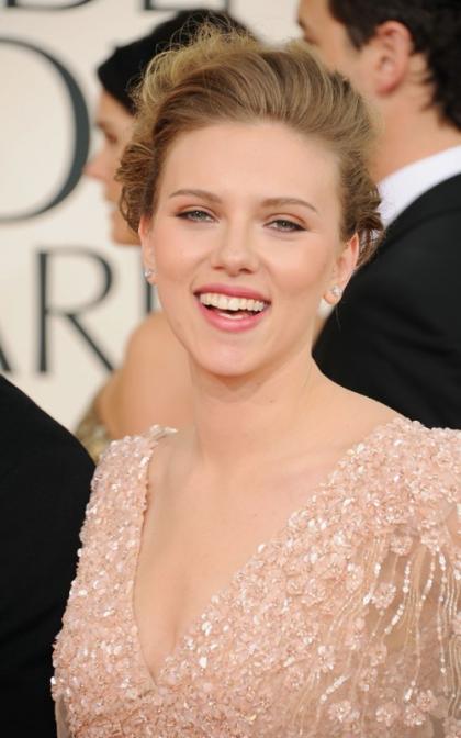 Scarlett Johansson: 2011 Golden Globe Awards