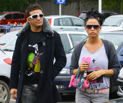 Katie Price dumps husband after 11 months, tries to kick him out