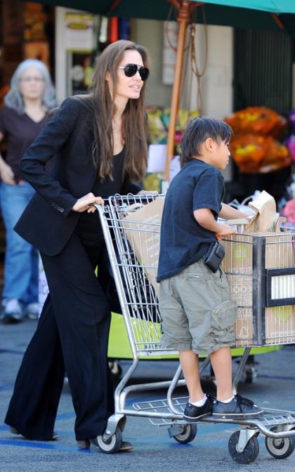Angelina Jolie & Pax's Whole Foods Cartful of Fun