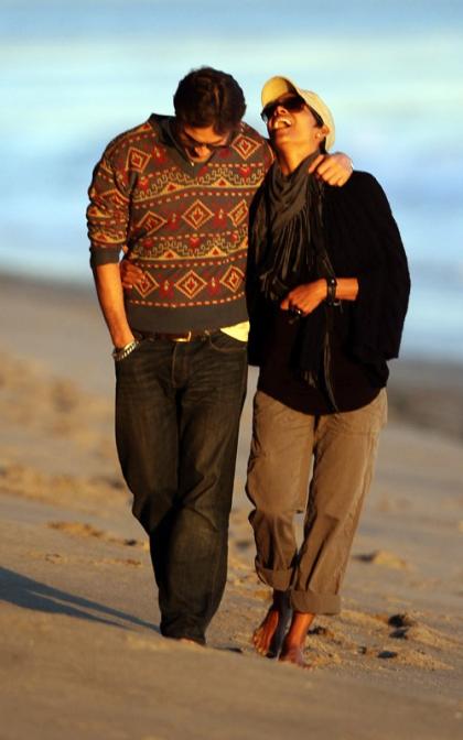 Halle and Olivier's Romantic Malibu Beach Stroll