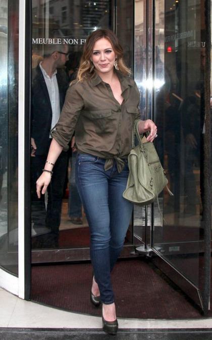 Hilary Duff: French Paps! LOL