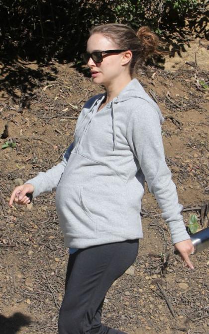 Natalie Portman Bumps Around Beachwood Canyon