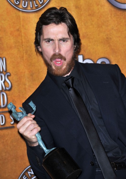 Christian Bale bashes film critic, says he?d 'like to piss on that guy's shoes'