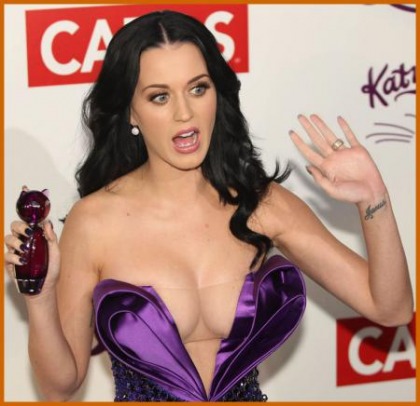 Katy Perry's Cleavage is Amazing