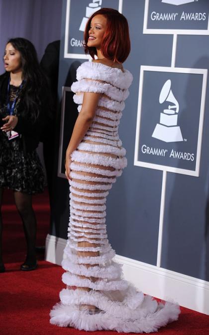 Rihanna Heats Up the 2011 Grammys