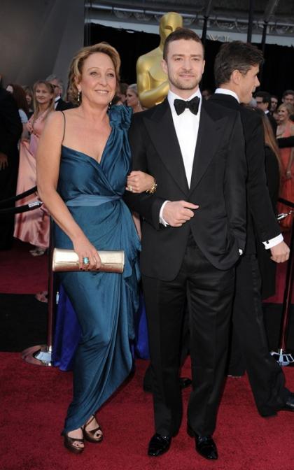 Justin Timberlake Takes Mom to the 2011 Oscars
