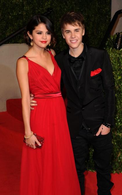 Selena Gomez & Justin Bieber: Vanity Fair Flirty