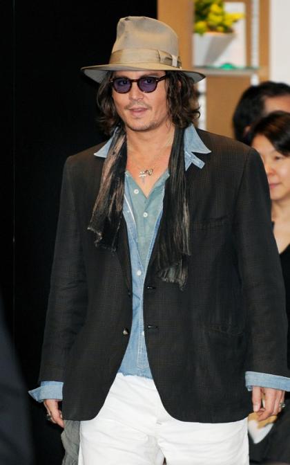 Johnny Depp Premieres 'The Tourist' in Japan