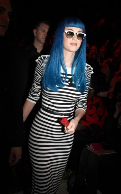 Blue-Haired Katy Perry Hits Paris Fashion Week