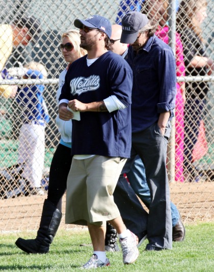 Britney Spears & K-Fed reunite briefly at Sean Preston's Little League game