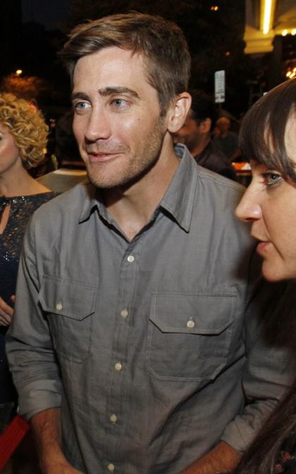 Jake Gyllenhaal Talks Paparazzi Bathroom Scuffle