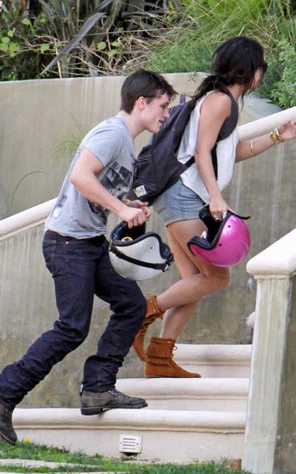 Vanessa Hudgens: Cruisin' with Josh Hutcherson!