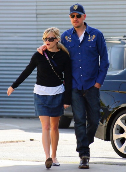 Reese Witherspoon to marry Jim Toth on March 26 at her home