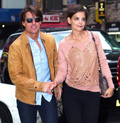 Tom Cruise bought Katie Holmes a sewing machine for her 32nd birthday