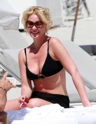 Katherine Heigl Boring Bikini Pictures